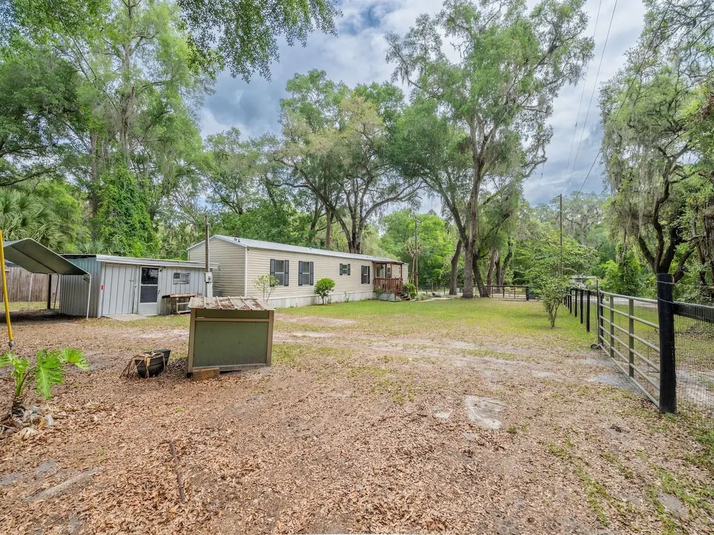 3055 NE 161st Street Citra FL 32113