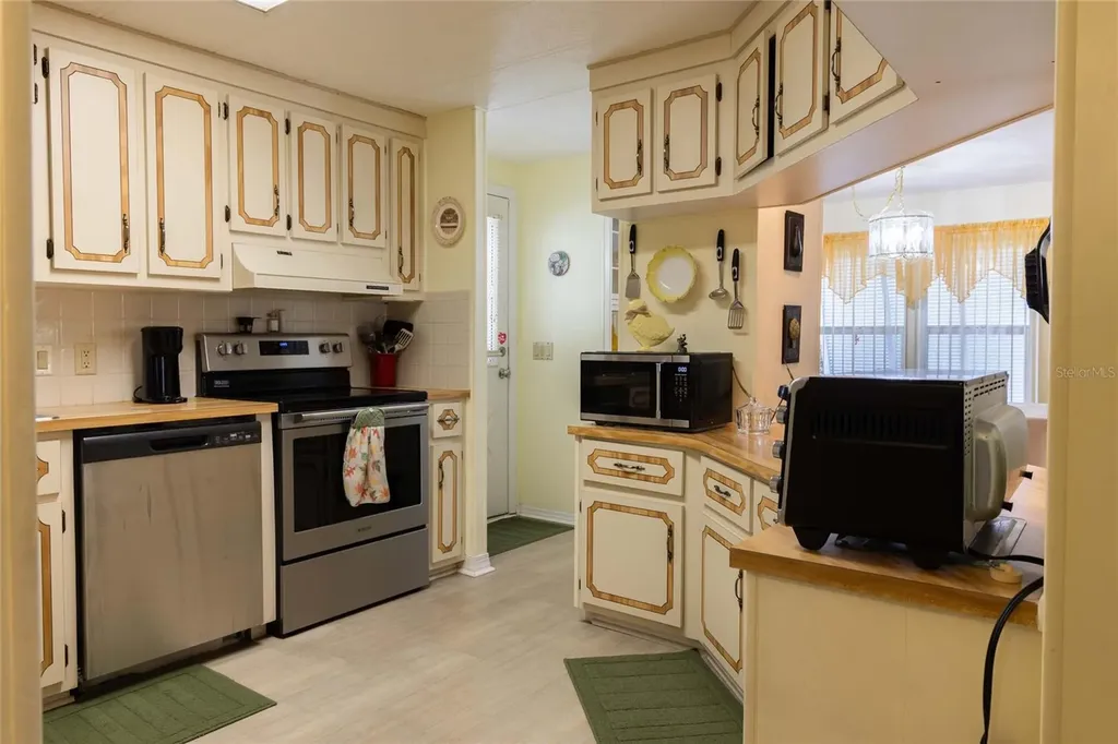 2100 Kings Highway Port Charlotte FL 33980