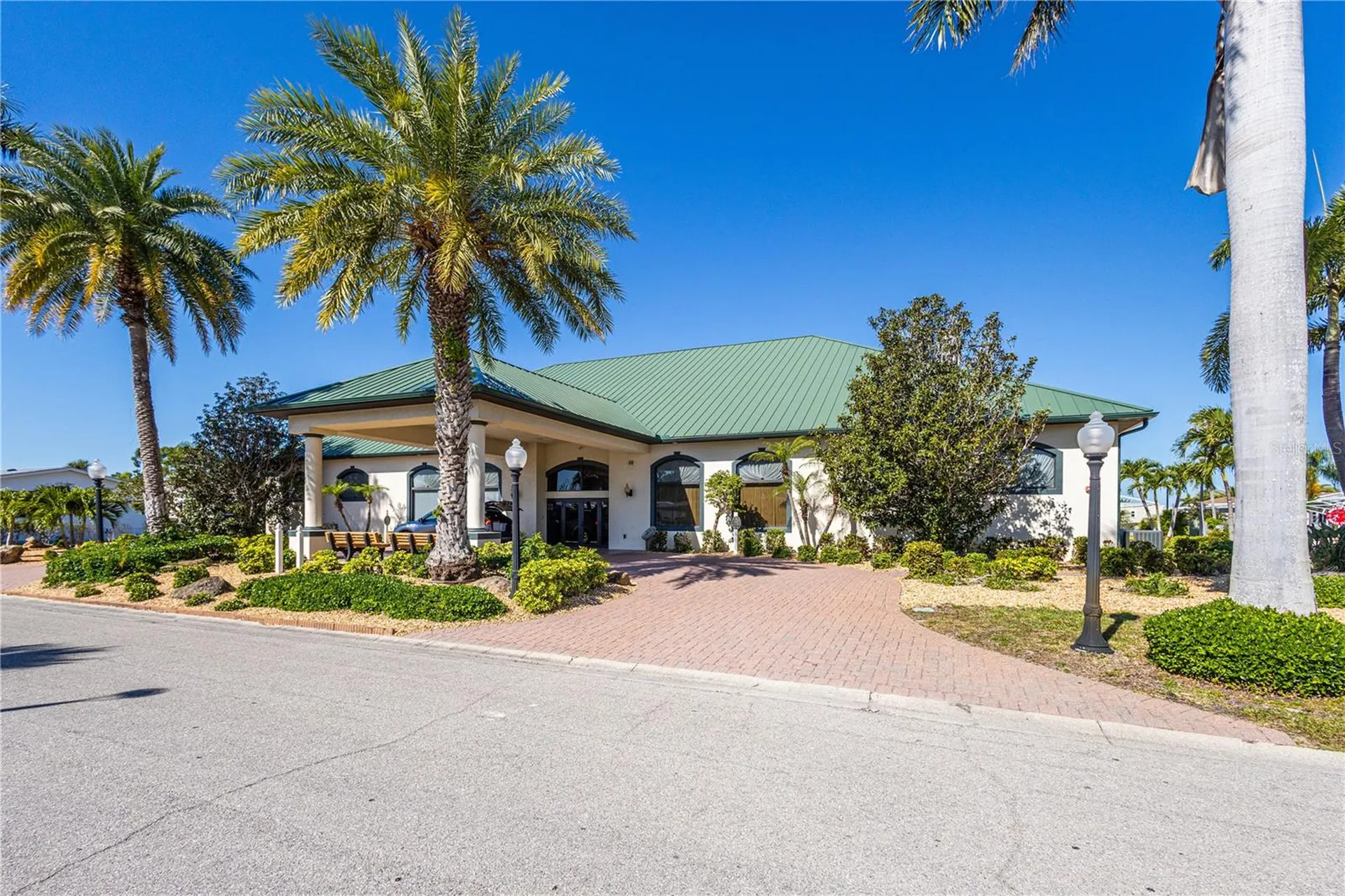 2100 Kings Highway Port Charlotte FL 33980