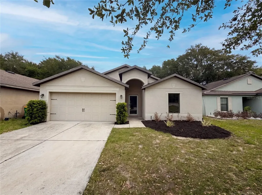 2440 Bracknell Forest Trail Tavares FL 32778