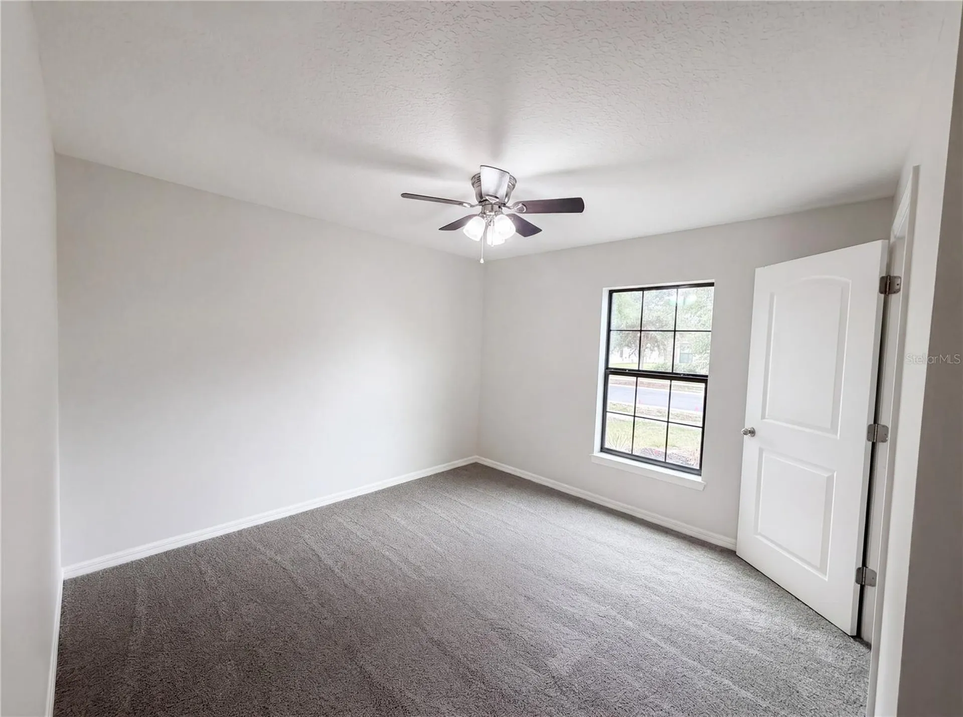 2440 Bracknell Forest Trail Tavares FL 32778