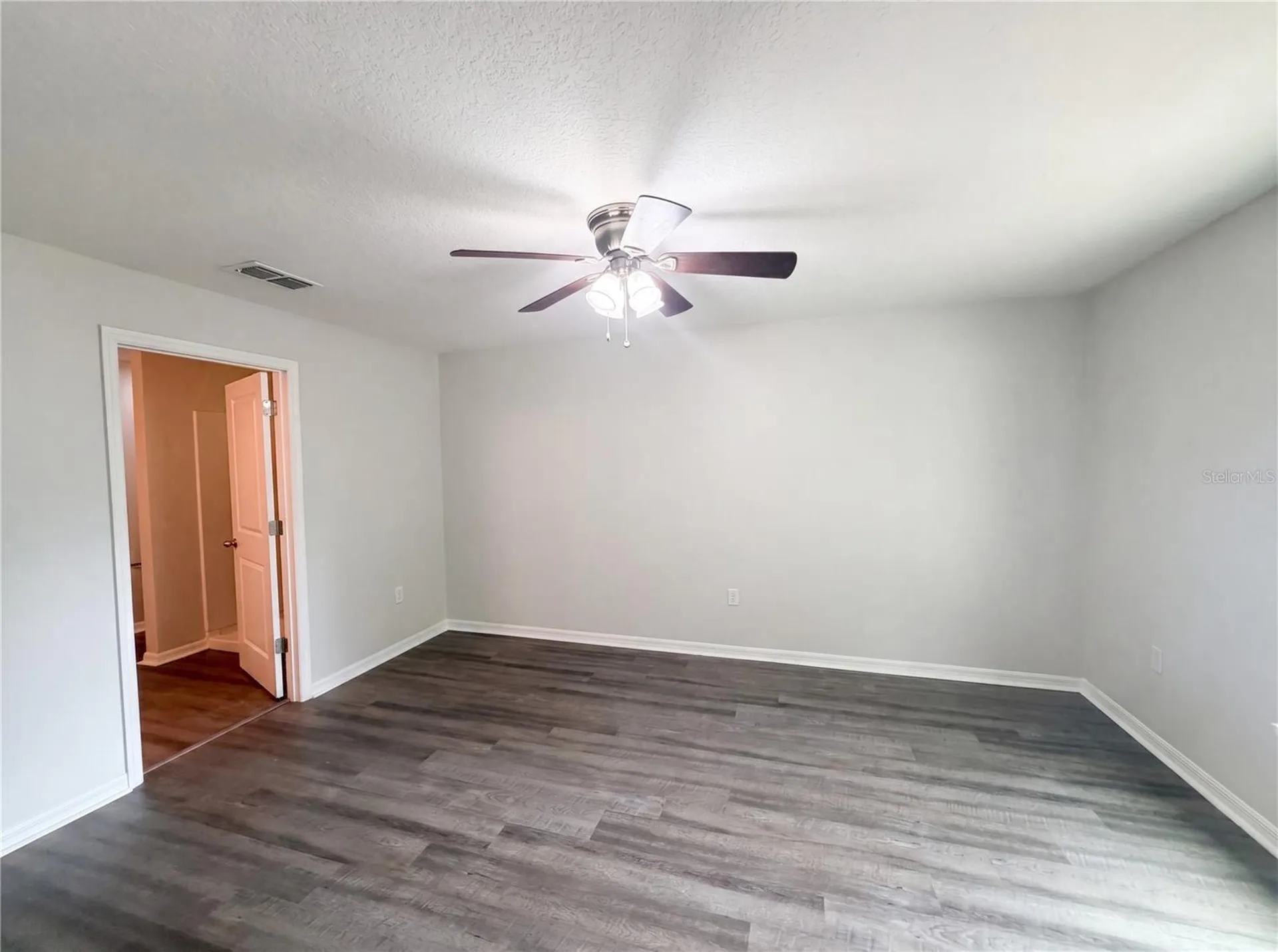 2440 Bracknell Forest Trail Tavares FL 32778
