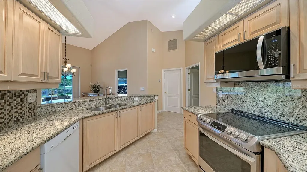 2869 Sandringham Place Sarasota FL 34235