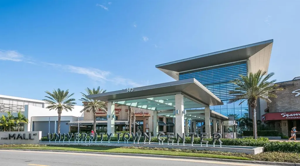 2869 Sandringham Place Sarasota FL 34235
