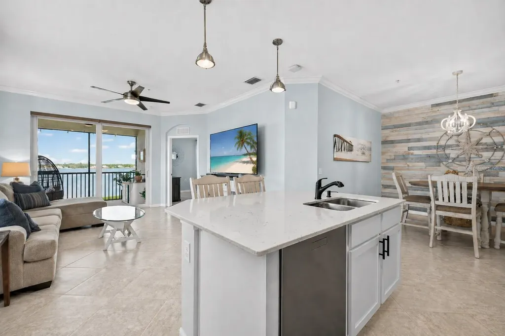 1020 Tidewater Shores Loop Bradenton FL 34208