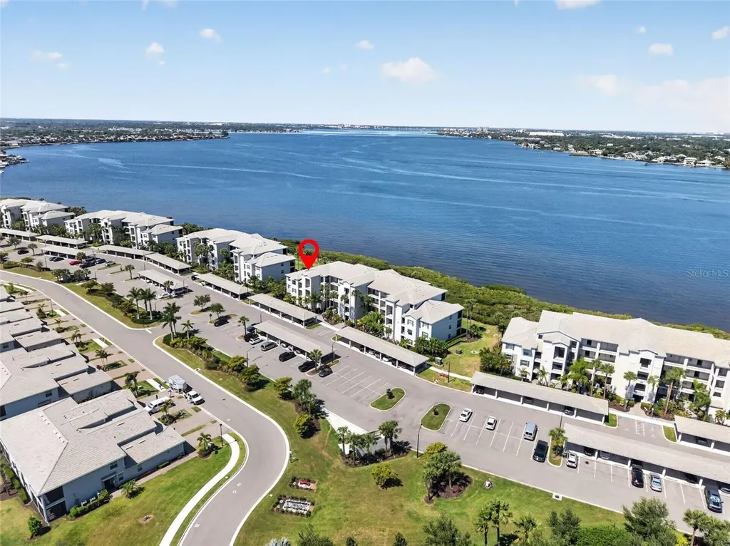 1020 Tidewater Shores Loop Bradenton FL 34208
