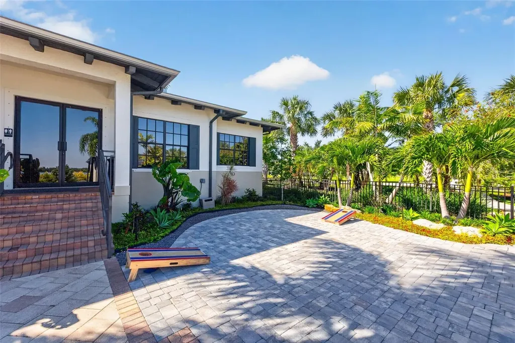 1020 Tidewater Shores Loop Bradenton FL 34208