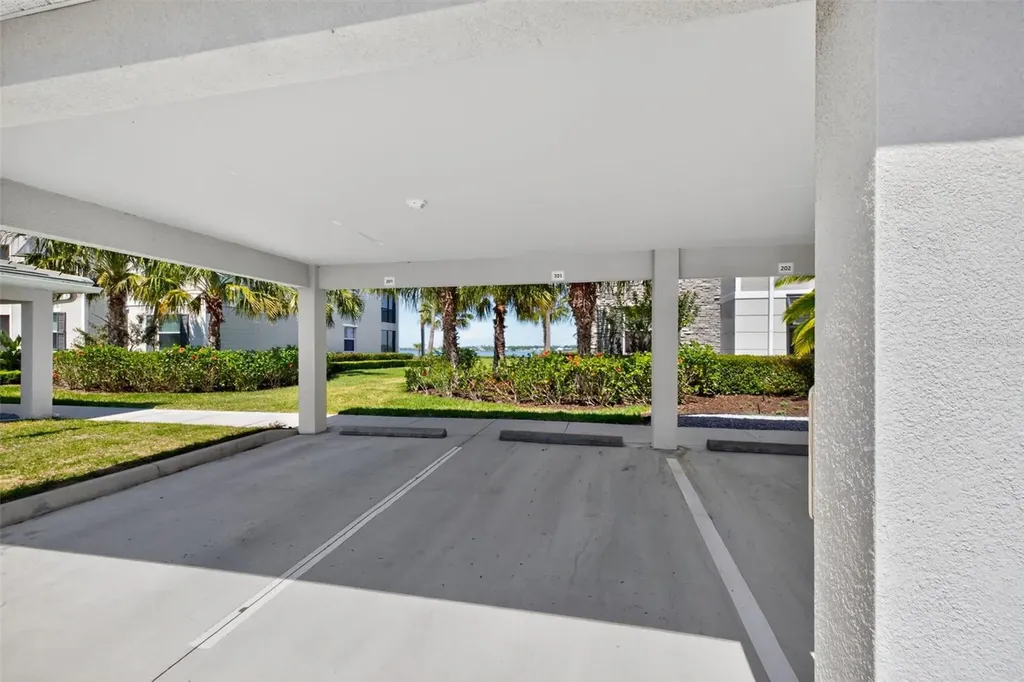 1020 Tidewater Shores Loop Bradenton FL 34208