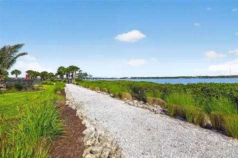 1020 Tidewater Shores Loop Bradenton FL 34208