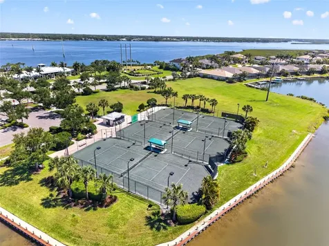 1020 Tidewater Shores Loop Bradenton FL 34208