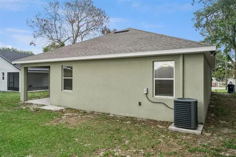 520 Lemon Street Auburndale FL 33823