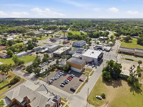 61 N Central Avenue Umatilla FL 32784