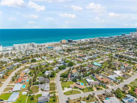 401 Driftwood Avenue Daytona Beach FL 32118