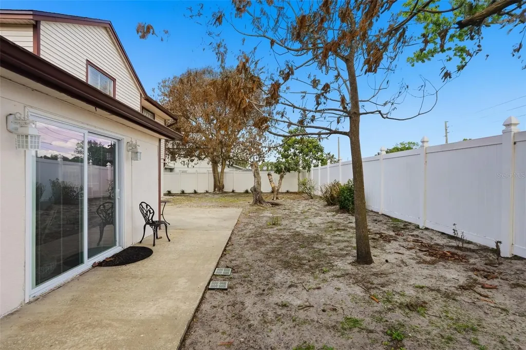 2207 Whispering Maple Drive Orlando FL 32837