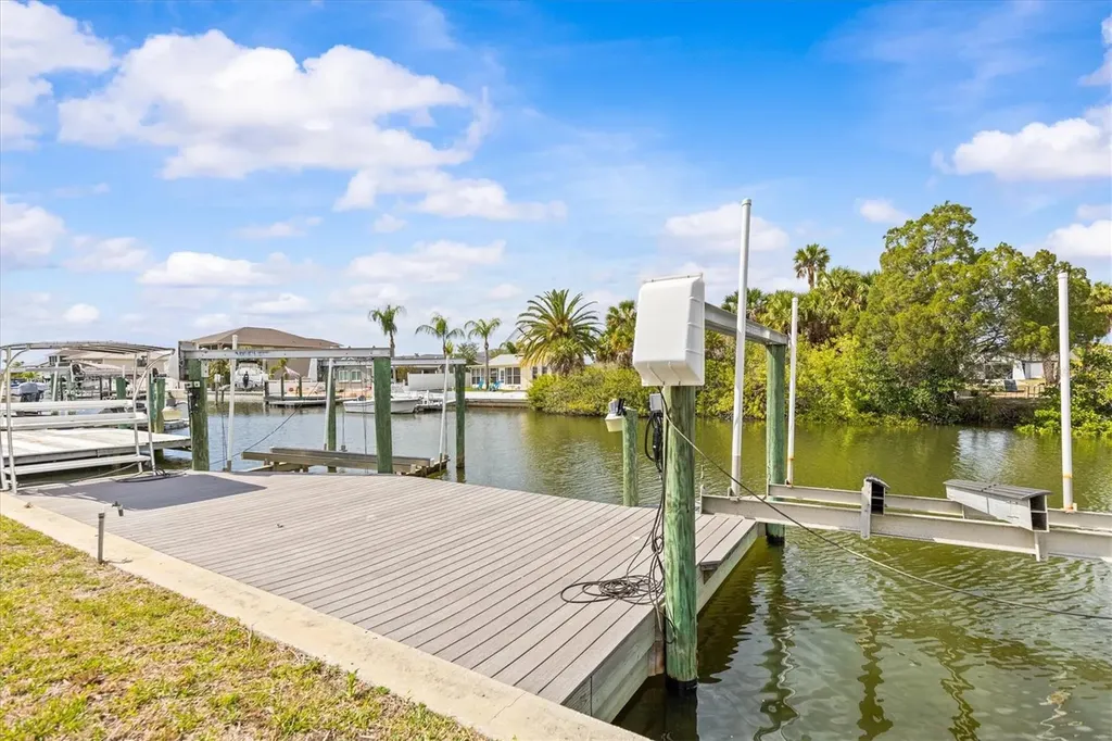 7427 Southwind Drive Hudson FL 34667