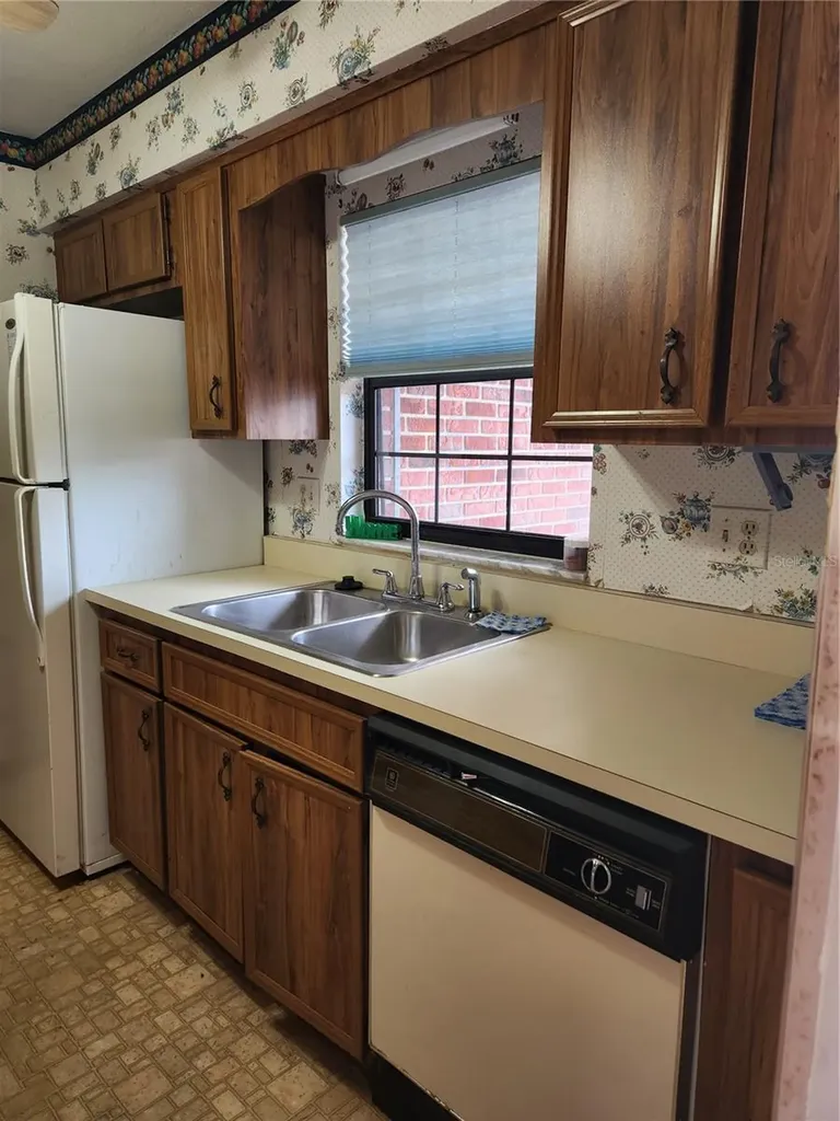 415 Shangri La Circle Edgewater FL 32132