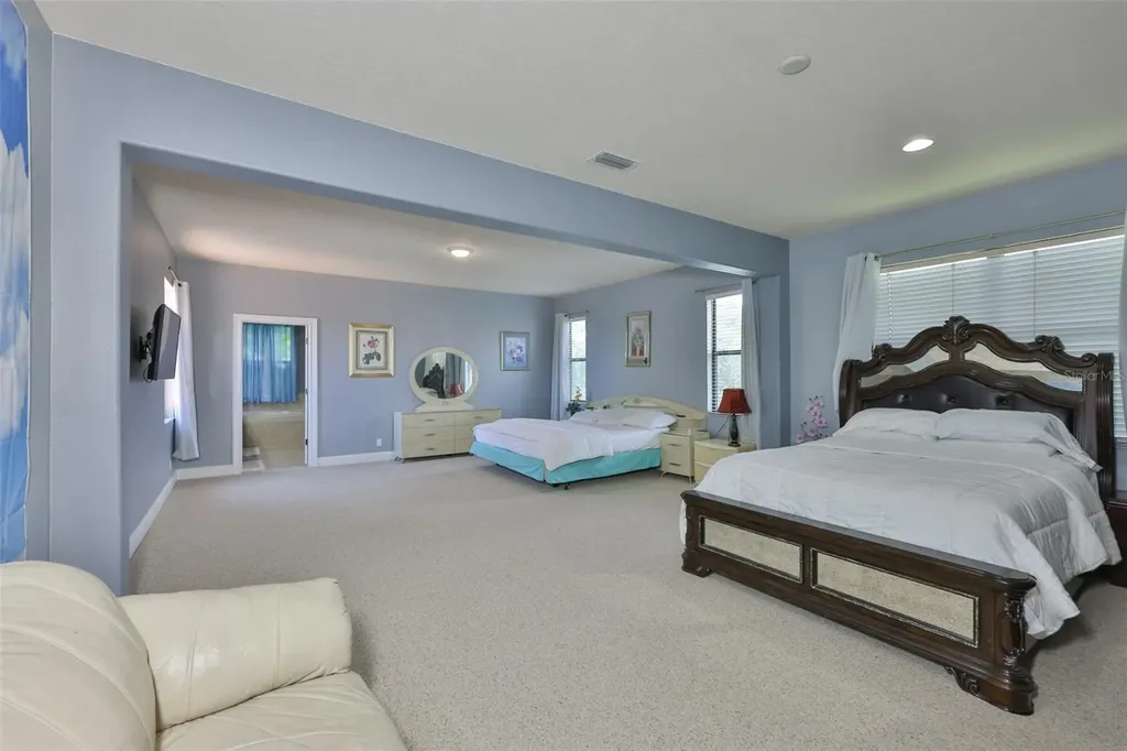 2679 Lakebreeze Lane S Clearwater FL 33759