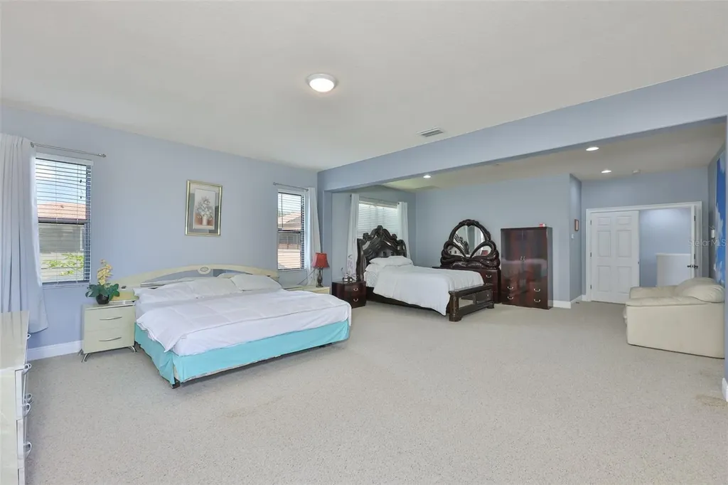 2679 Lakebreeze Lane S Clearwater FL 33759
