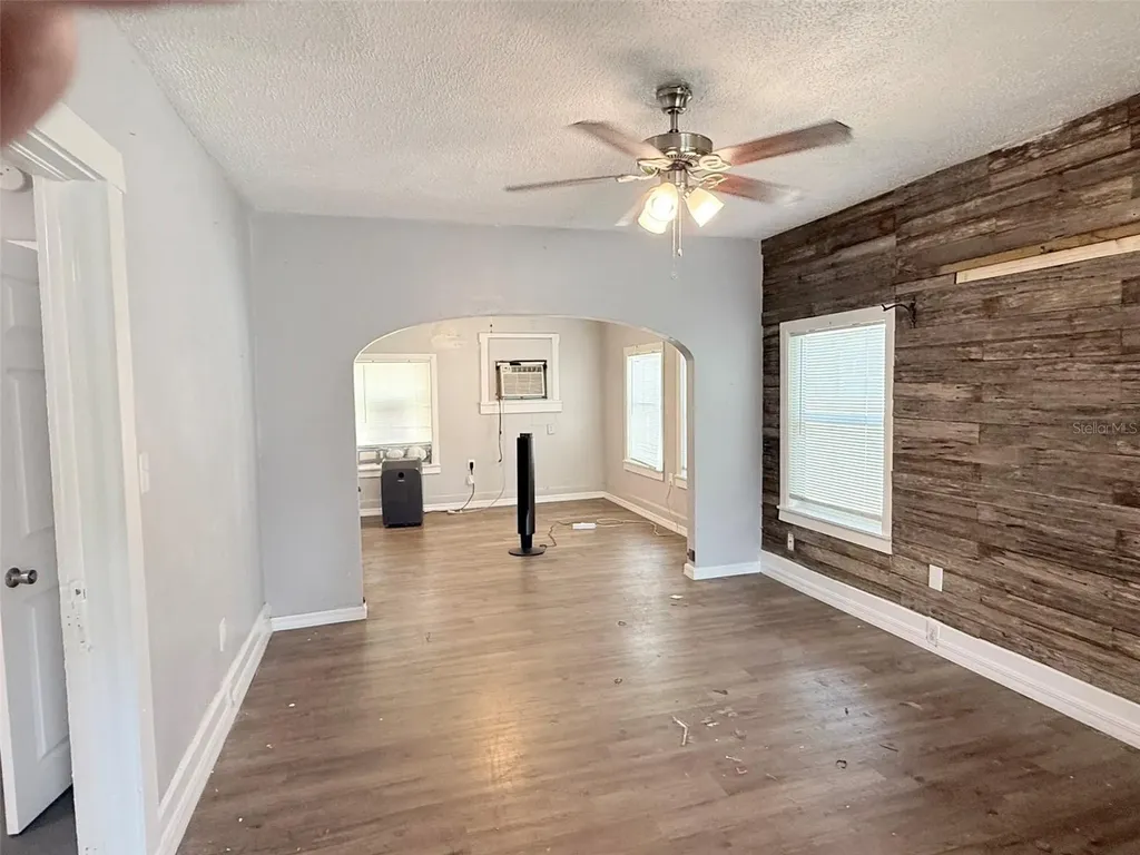 1933 47th Street S St Petersburg FL 33711