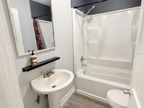 1933 47th Street S St Petersburg FL 33711