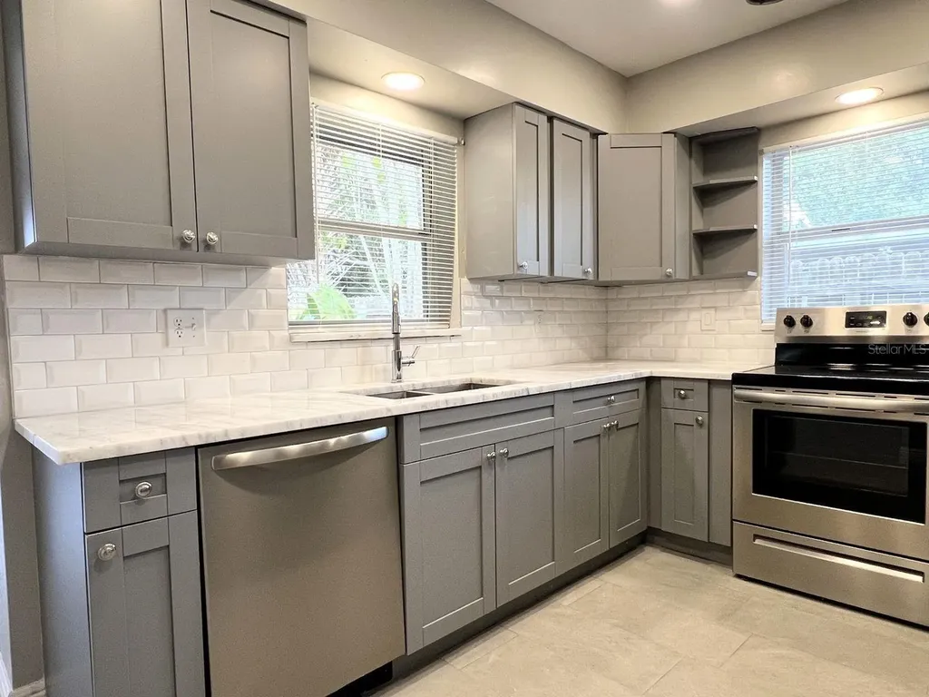 2489 Del Rio Way Dunedin FL 34698