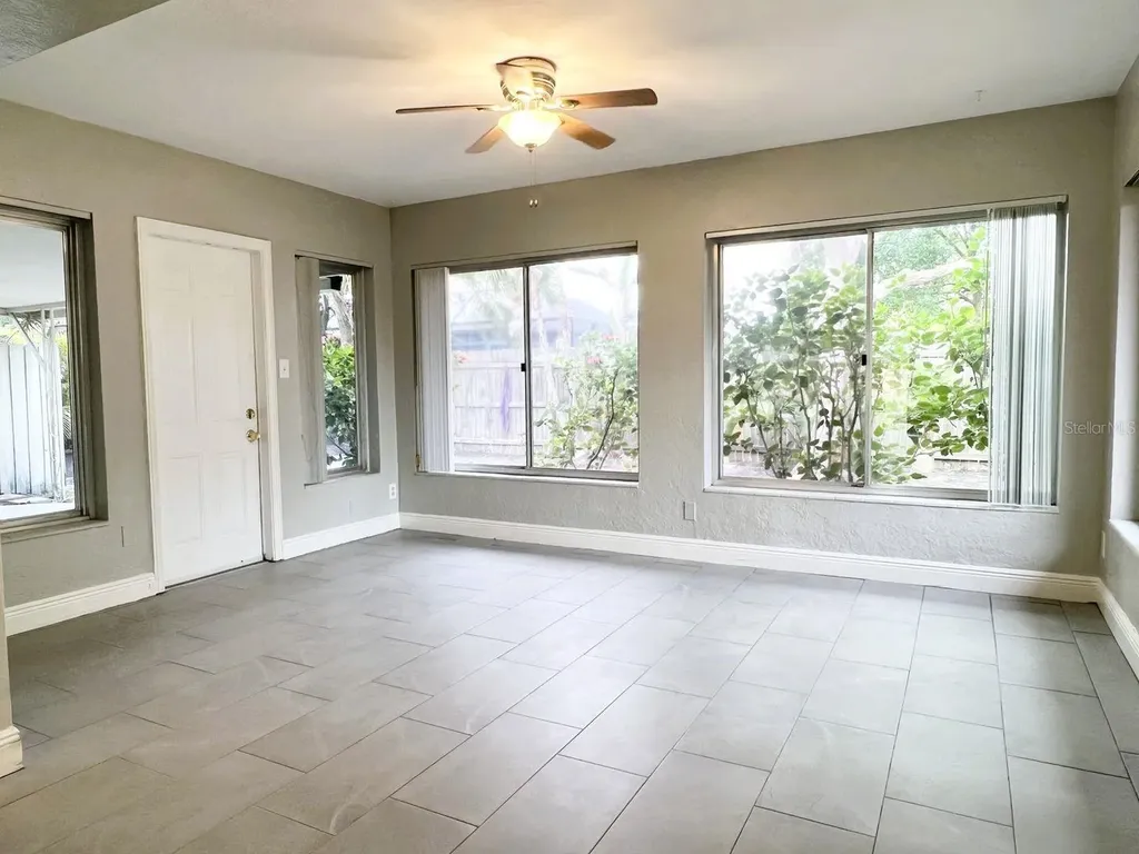 2489 Del Rio Way Dunedin FL 34698