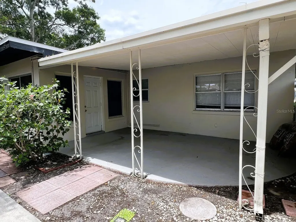 2489 Del Rio Way Dunedin FL 34698