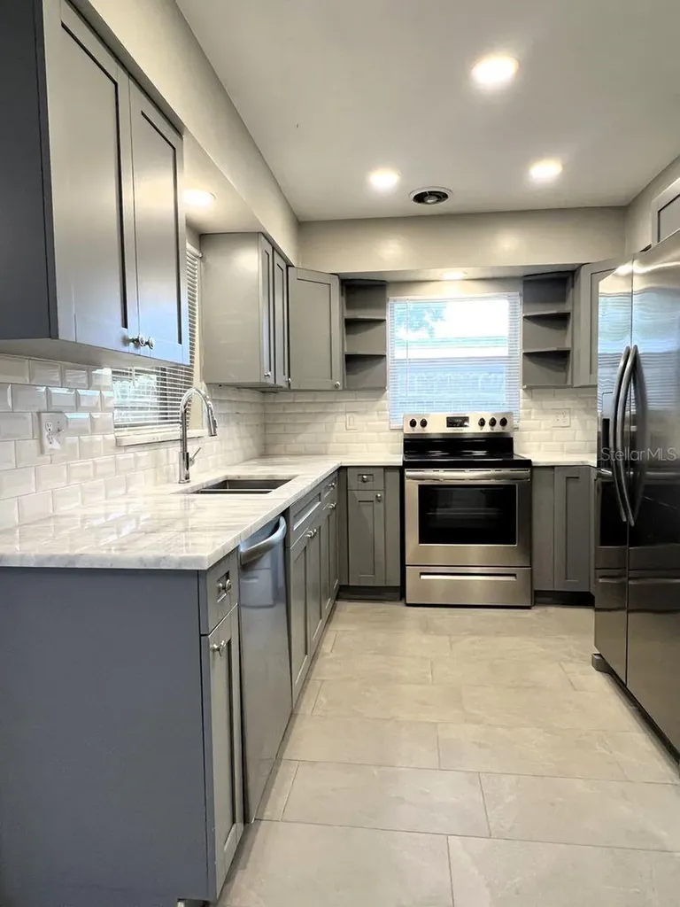 2489 Del Rio Way Dunedin FL 34698