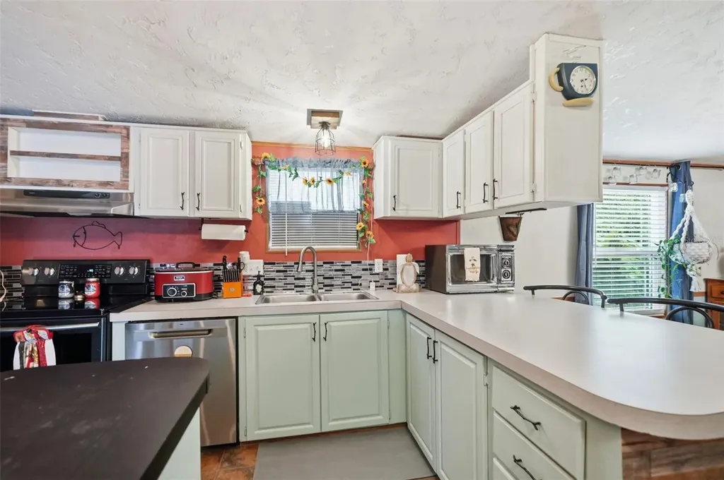 825 N Griffith Avenue Crystal River FL 34429