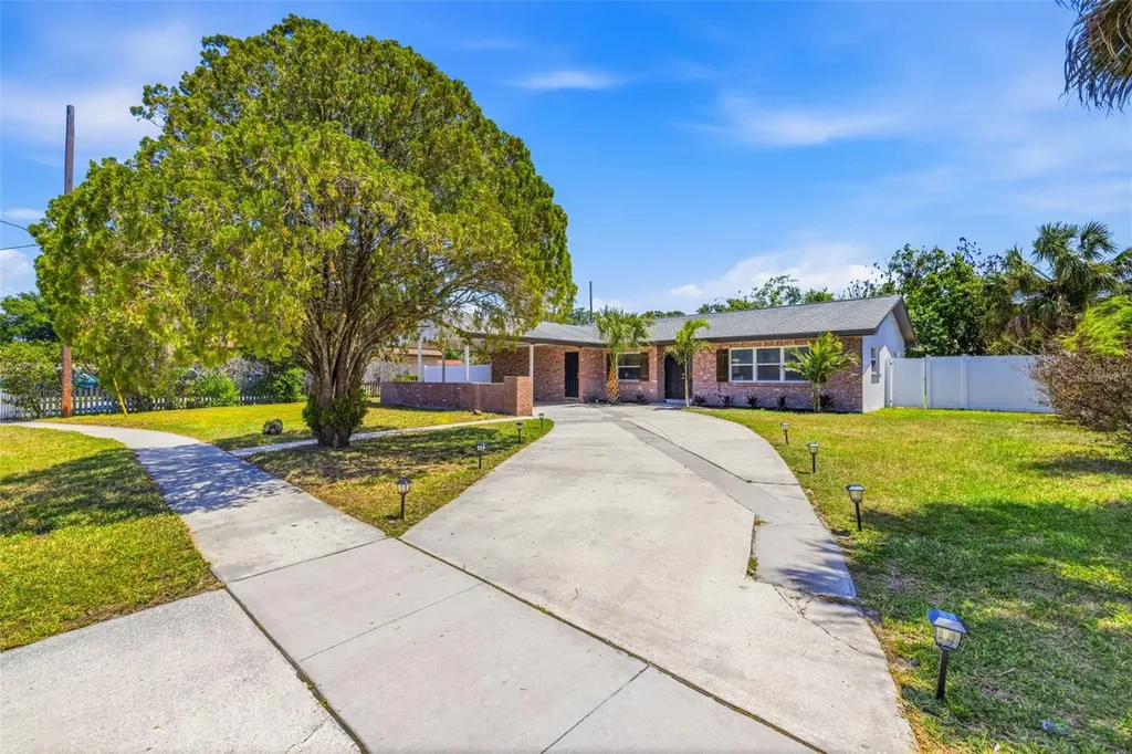4433 Pompano Drive Tampa FL 33617