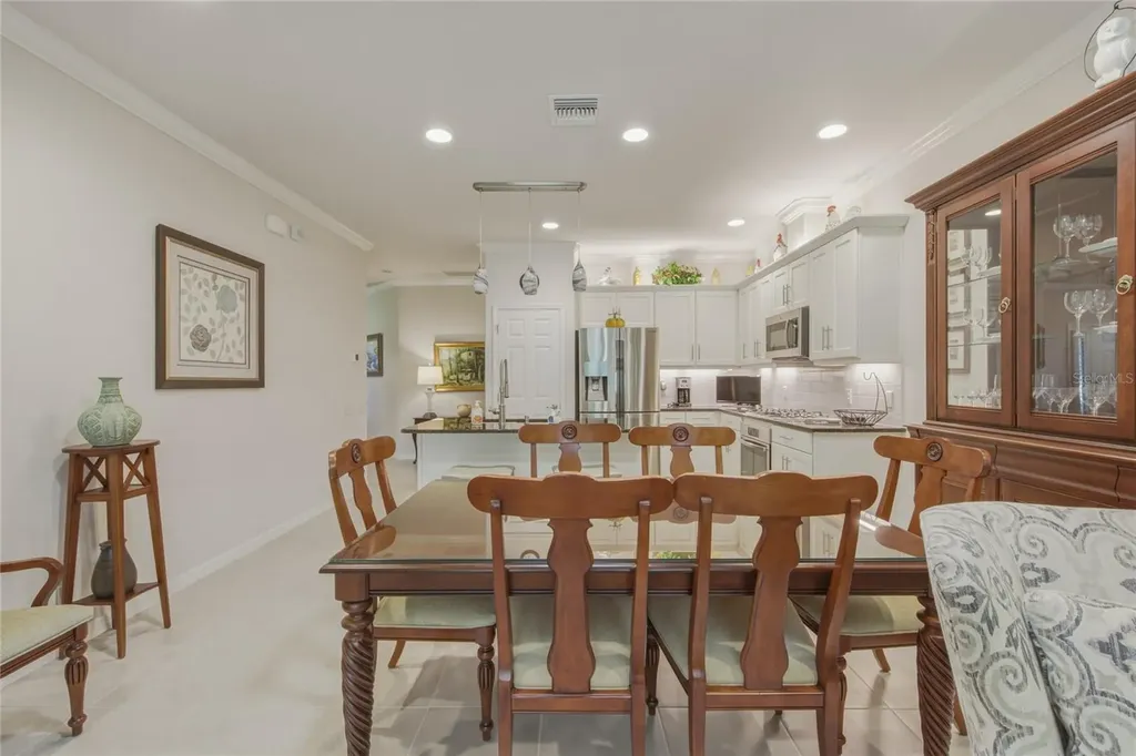 8017 Pine Crest Street Seminole FL 33777