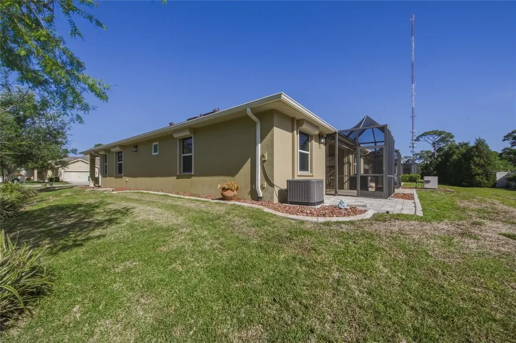 8017 Pine Crest Street Seminole FL 33777
