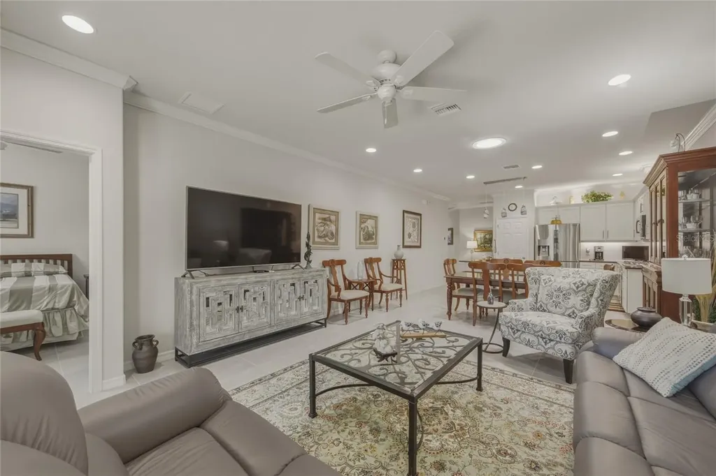 8017 Pine Crest Street Seminole FL 33777
