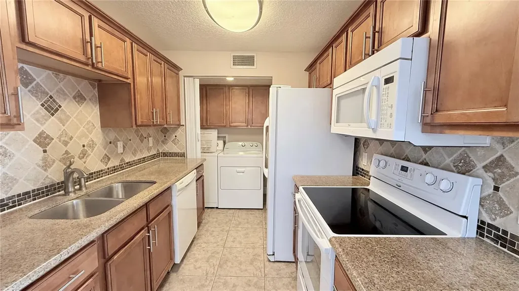 524 Orange Drive Altamonte Springs FL 32701