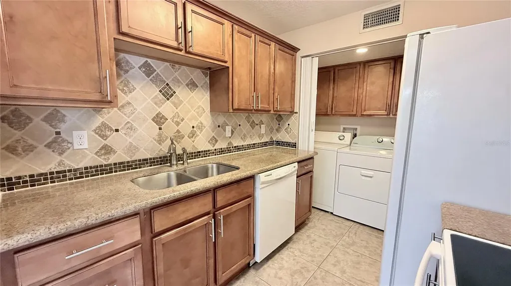 524 Orange Drive Altamonte Springs FL 32701