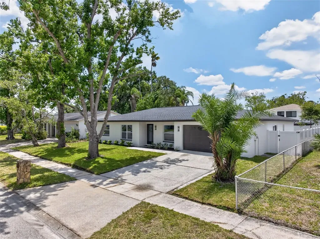 4430 Ranchwood Lane Tampa FL 33624