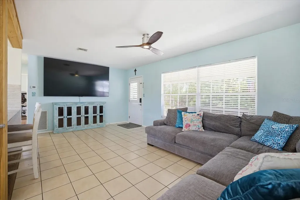 1212 Pineland Avenue Venice FL 34285