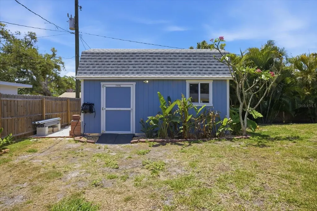 1212 Pineland Avenue Venice FL 34285