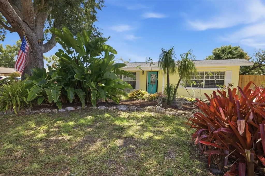 1212 Pineland Avenue Venice FL 34285