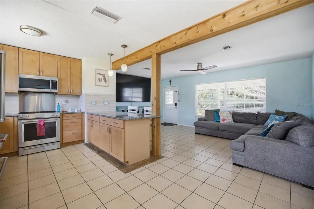 1212 Pineland Avenue Venice FL 34285