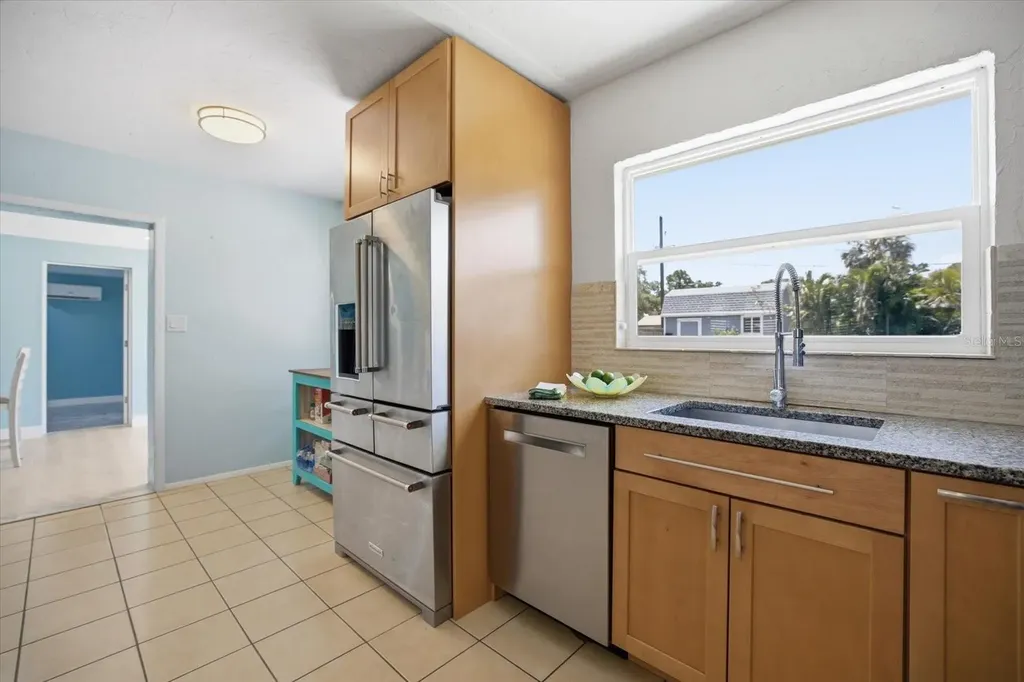 1212 Pineland Avenue Venice FL 34285