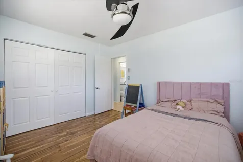 1212 Pineland Avenue Venice FL 34285