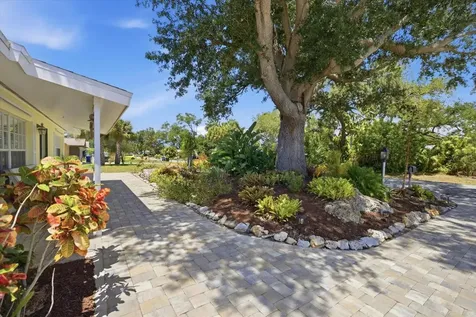 1212 Pineland Avenue Venice FL 34285