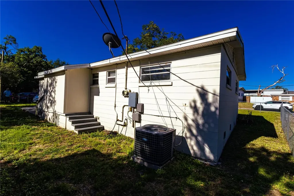 202 - 204 Orangeview Lane Lakeland FL 33803