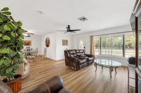 1336 E Lake Shore Boulevard Kissimmee FL 34744