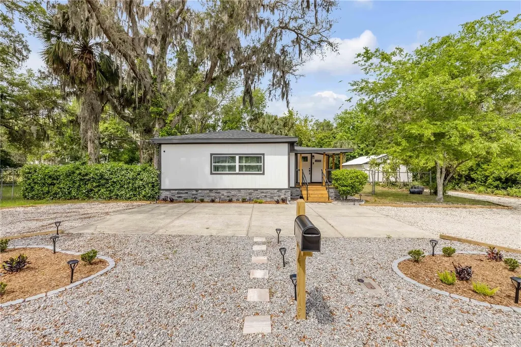 1956 Pioneer Trail New Smyrna Beach FL 32168