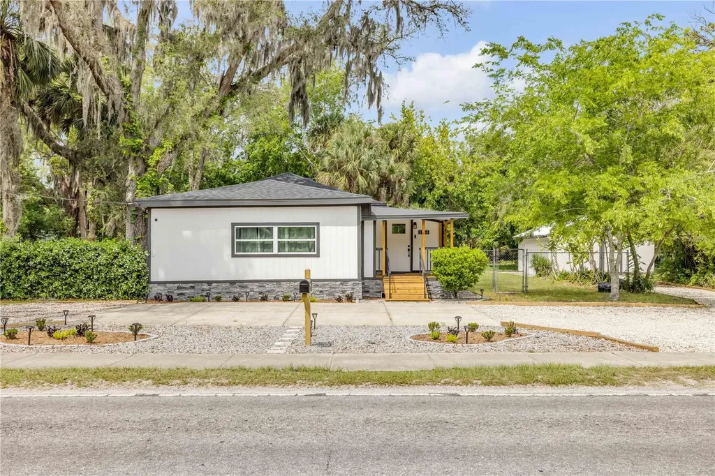1956 Pioneer Trail New Smyrna Beach FL 32168