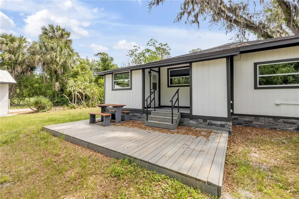 1956 Pioneer Trail New Smyrna Beach FL 32168
