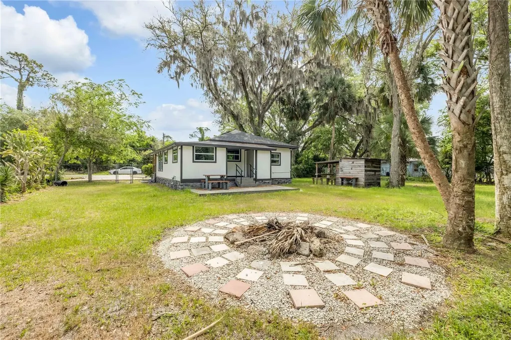 1956 Pioneer Trail New Smyrna Beach FL 32168