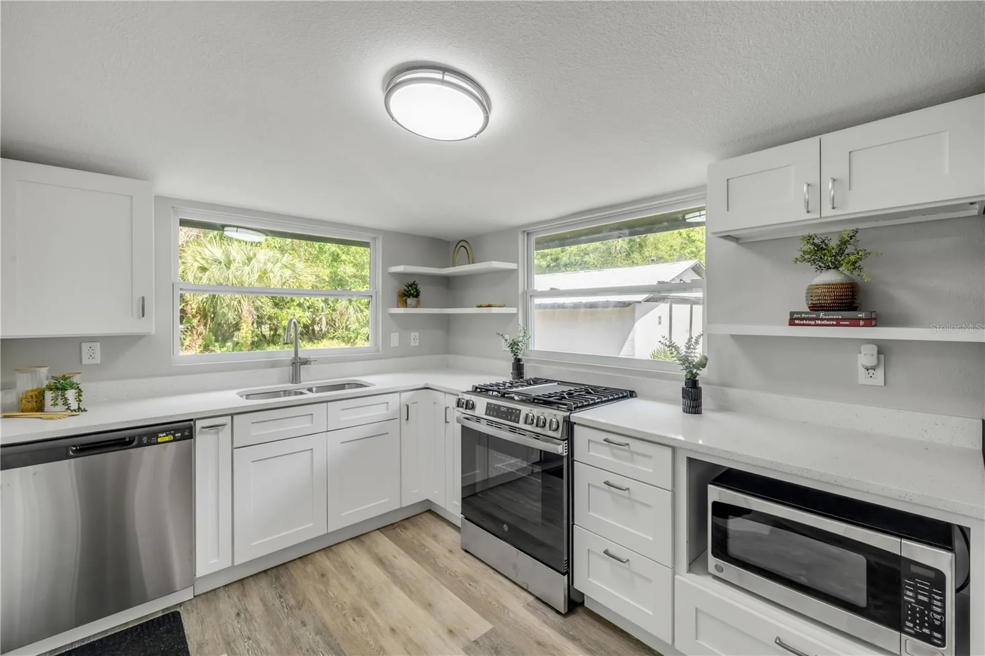 1956 Pioneer Trail New Smyrna Beach FL 32168